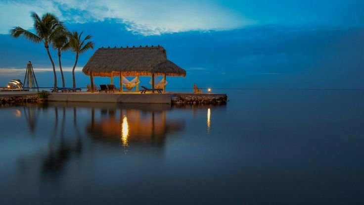 Море пальмы бунгало