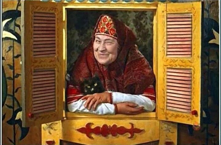Бабушка сказочница в окошке