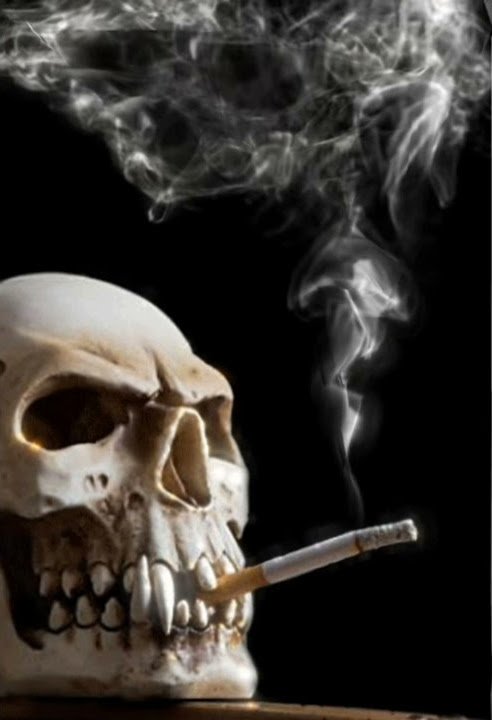 Череп с сигаретой в зубах