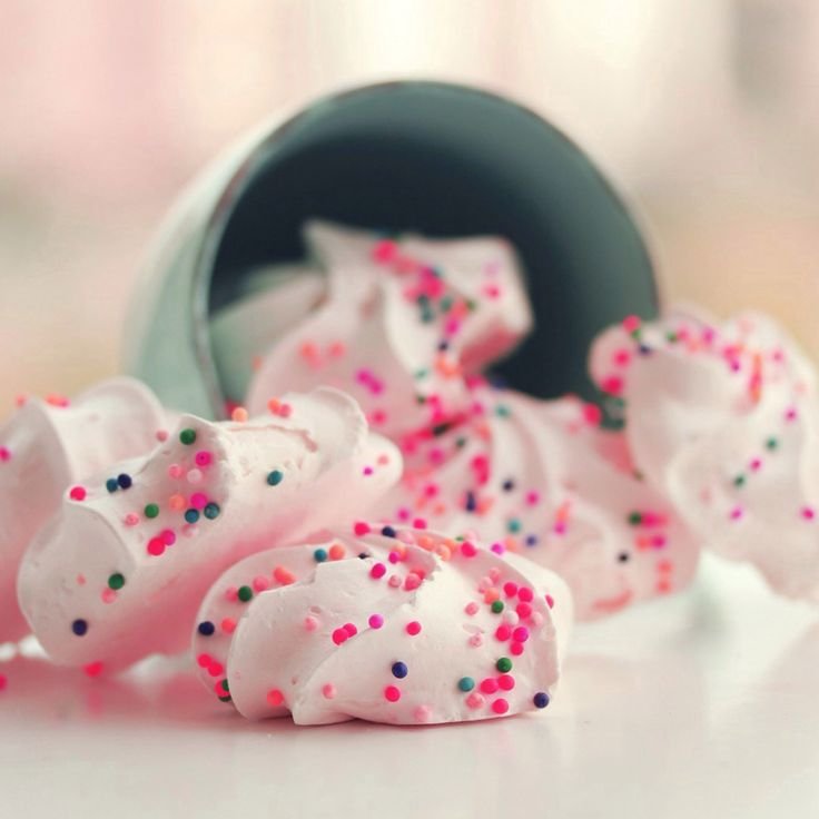 Розовые конфеты