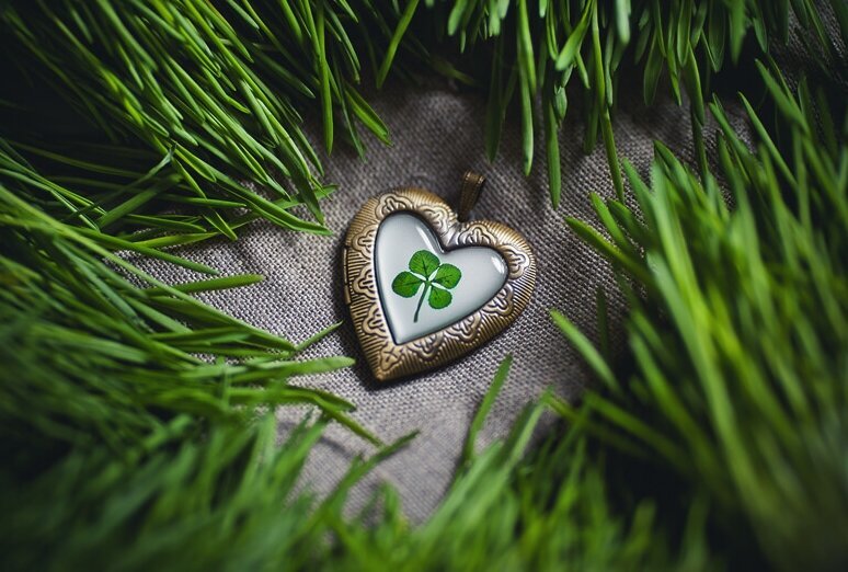 Магический Клевер четырехлистник