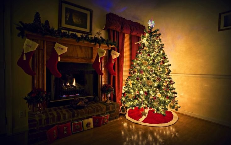 Новогодний дом с камином