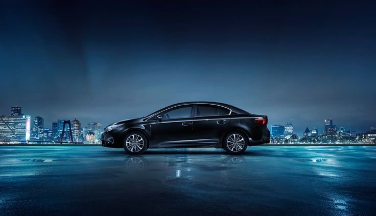 Тойота Авенсис 2015 седан