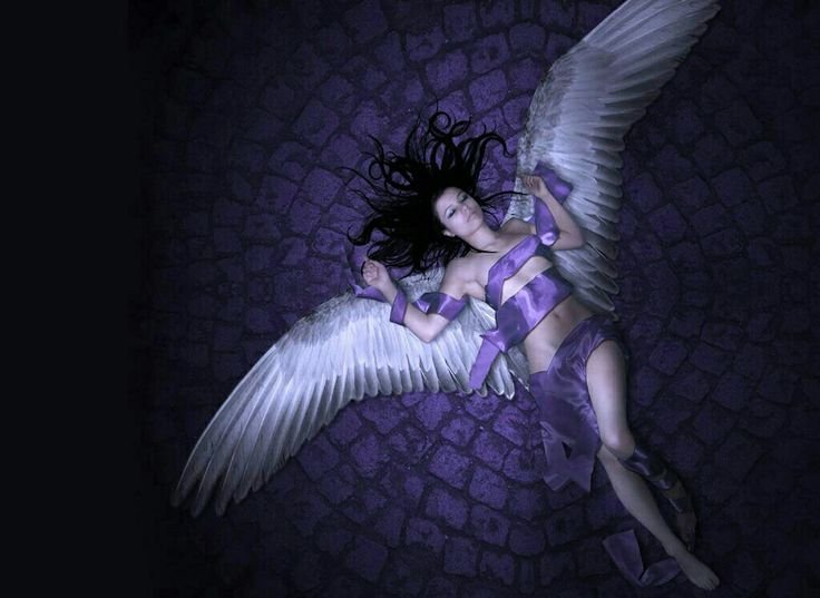 Ангел с фиолетовыми крыльями