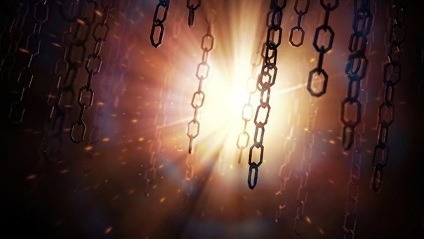 Цепь на красивом фоне