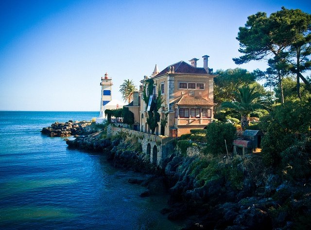 Дом у моря в Португалии