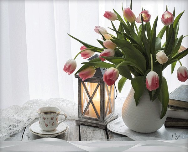 Тюльпаны в вазе