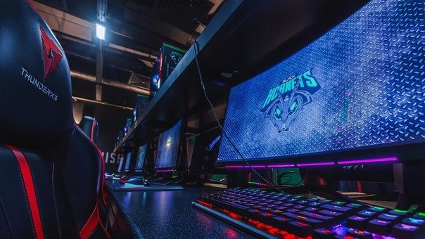 Рабочий стол КИБЕРСПОРТСМЕНА