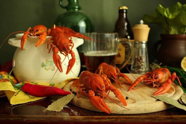 Стол с морепродуктами