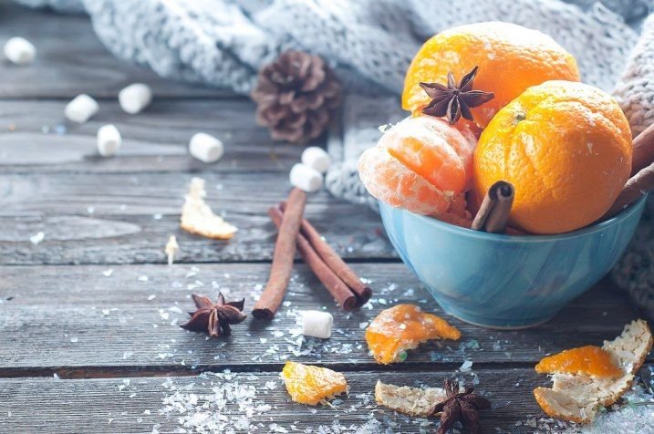 Новогодний натюрморт с мандаринами