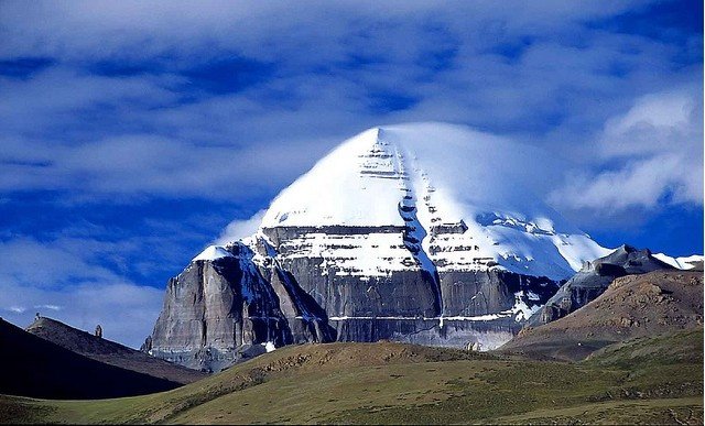 Кайлас гора в Тибете