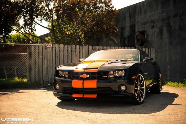 Шевроле Камаро черная