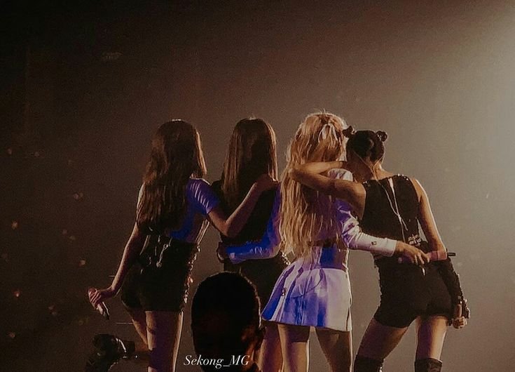 Группа BLACKPINK 2022