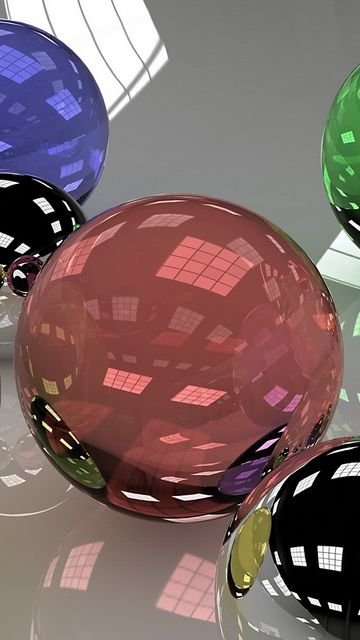 Разноцветные стеклянные шары