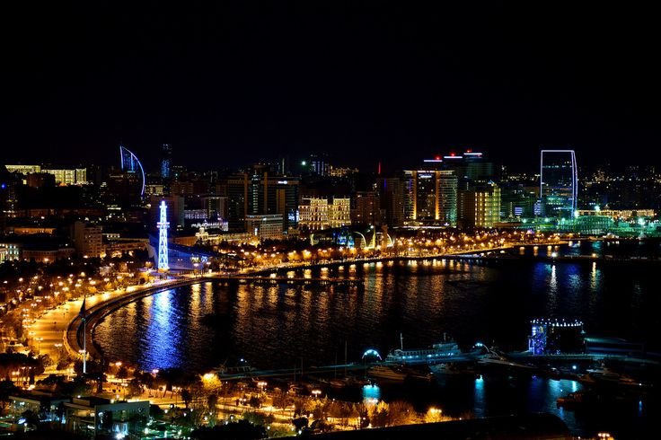Ночной Баку