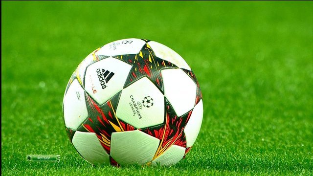 Футбольный мяч