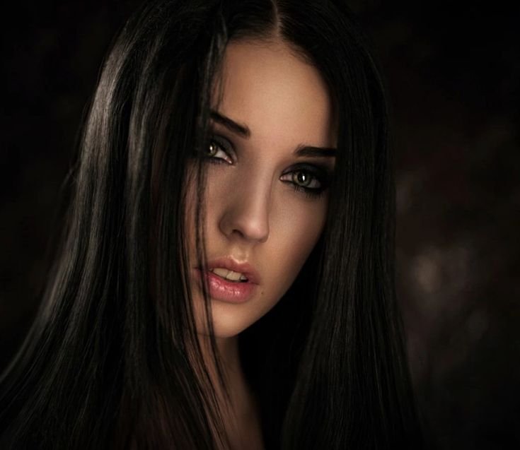 Алла Бергер декольте