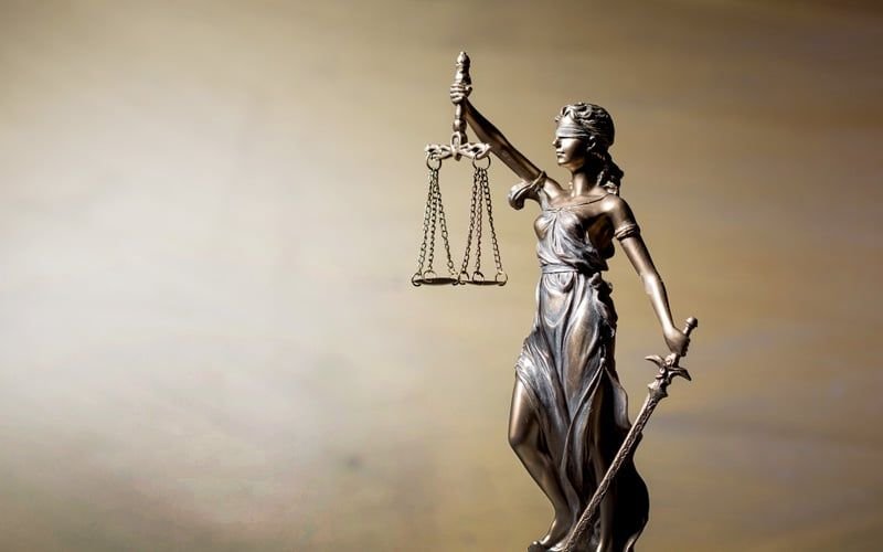 Весы Фемиды