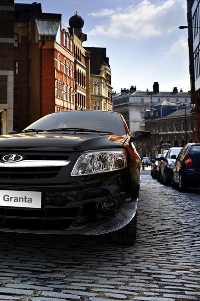 Lada Granta черная