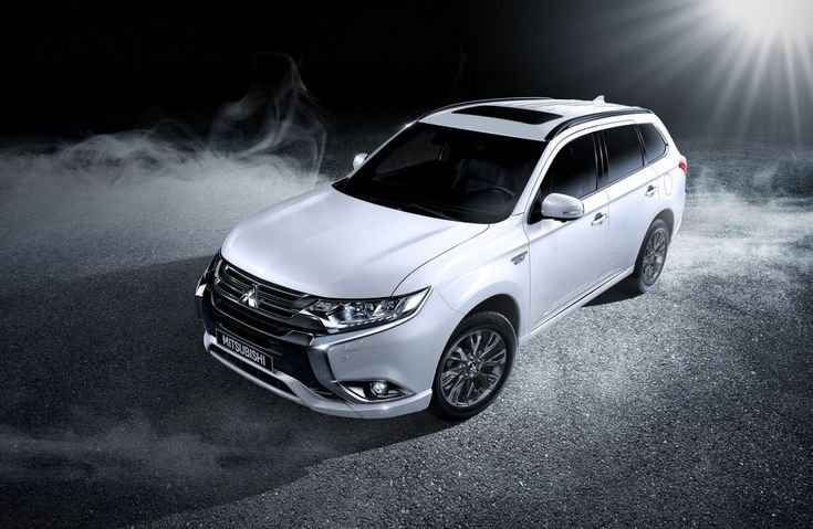 Митсубиси Аутлендер PHEV 2022