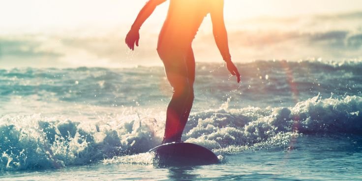 Серфер со спины