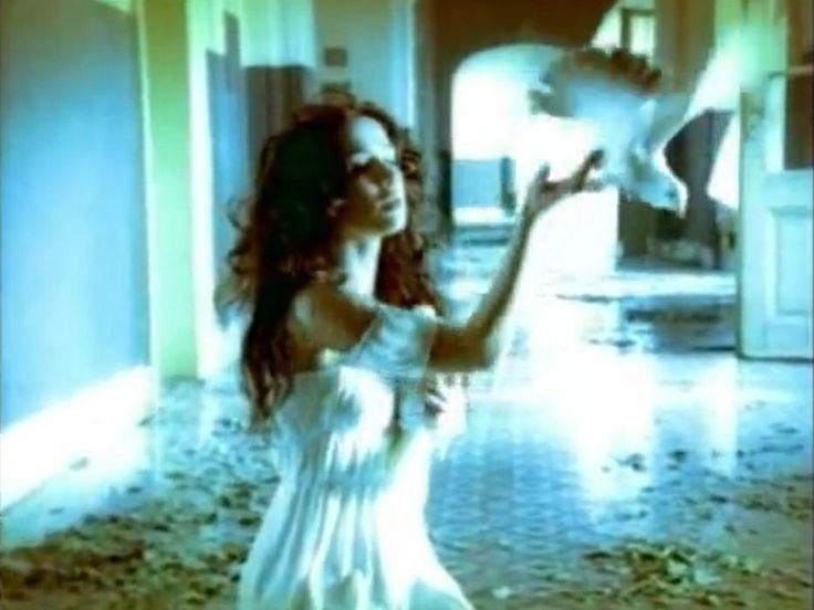 Платье Натальи Орейро в диком ангеле