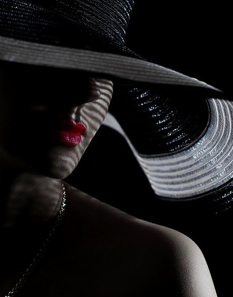 Загадочная женщина