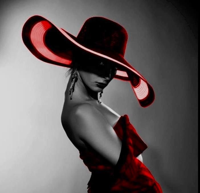 Красивая женщина в шляпе