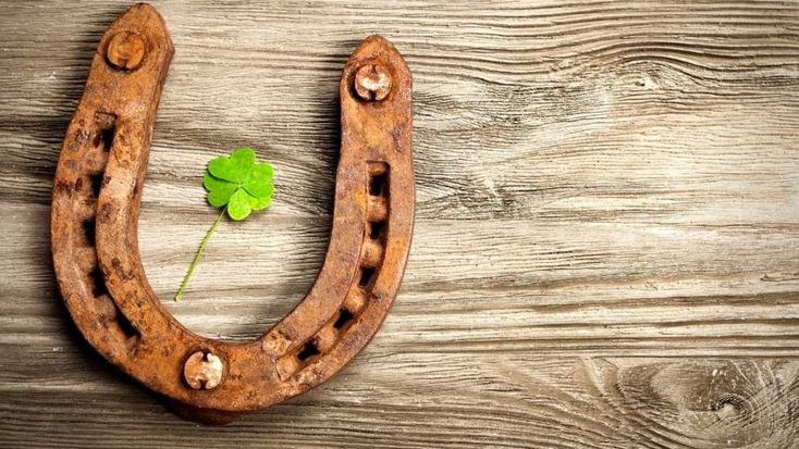 Подкова с клевером