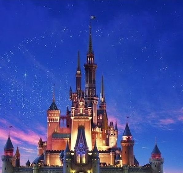 Уолт Дисней замок