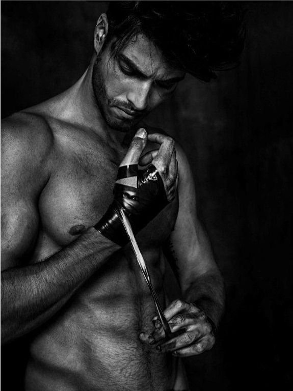 Брутальный мужчина