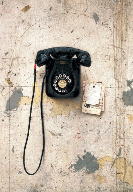 Винтажный телефонный аппарат