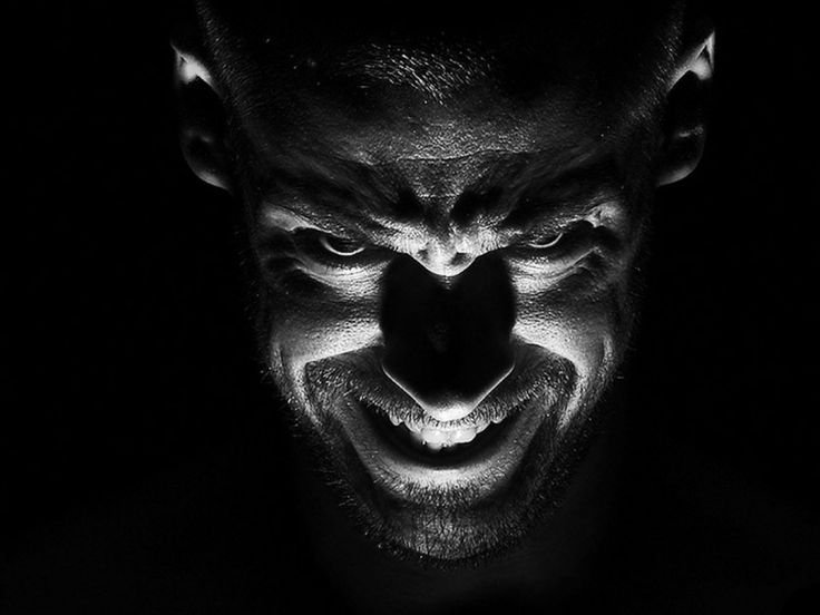 Лицо в темноте