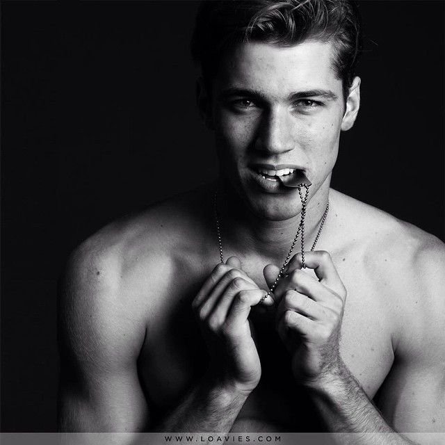 Красивые парни