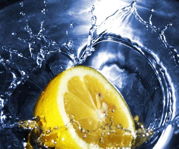 Фрукты в воде