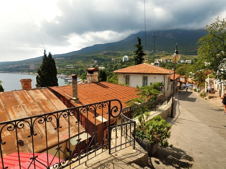 Гурзуф старый город